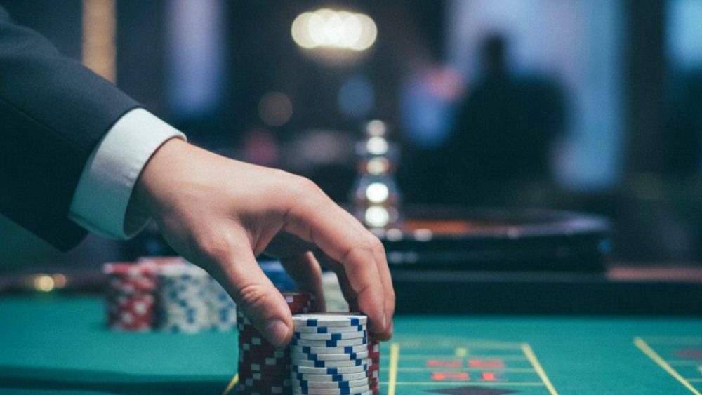 So sánh cách chơi poker Texas Hold'em và Omaha: chọn kiểu nào?